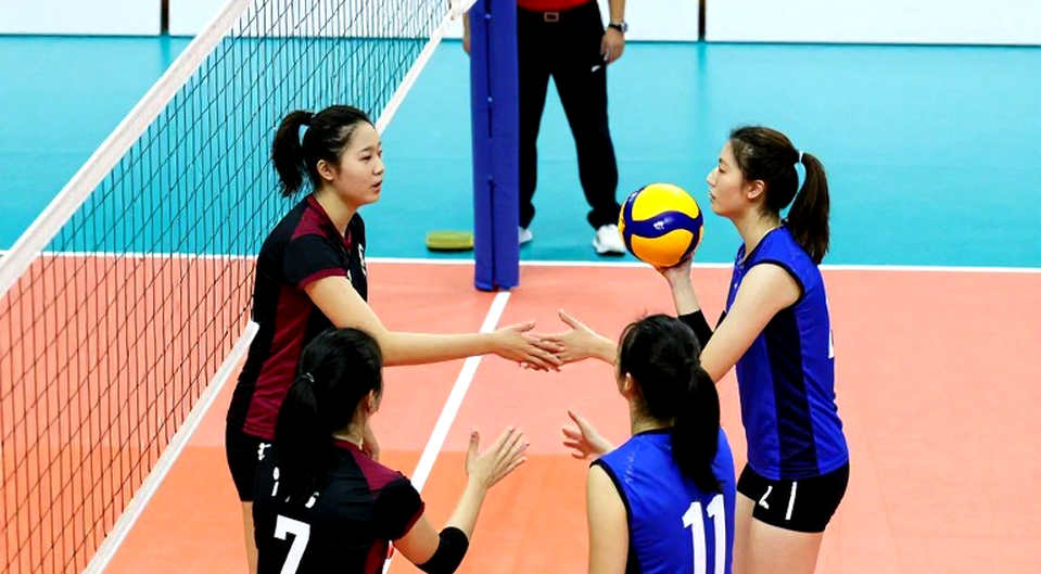 Quả bóng vào mặt một libero mười bốn tuổi: tai nạn sân bóng và những tầng địa chất phía dưới